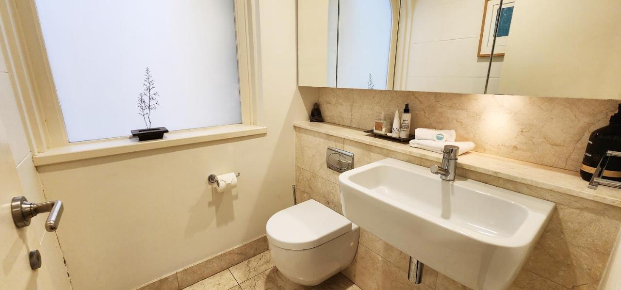 Villa Grand Terrace With Secret Garden - 4 Bedrooms Sydney